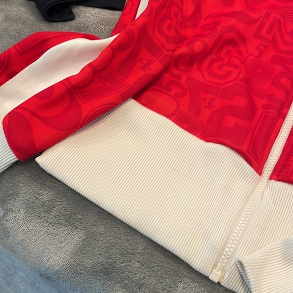 Puma jacket. Lightweight. Red with cream track top. - Picture 5 of 5